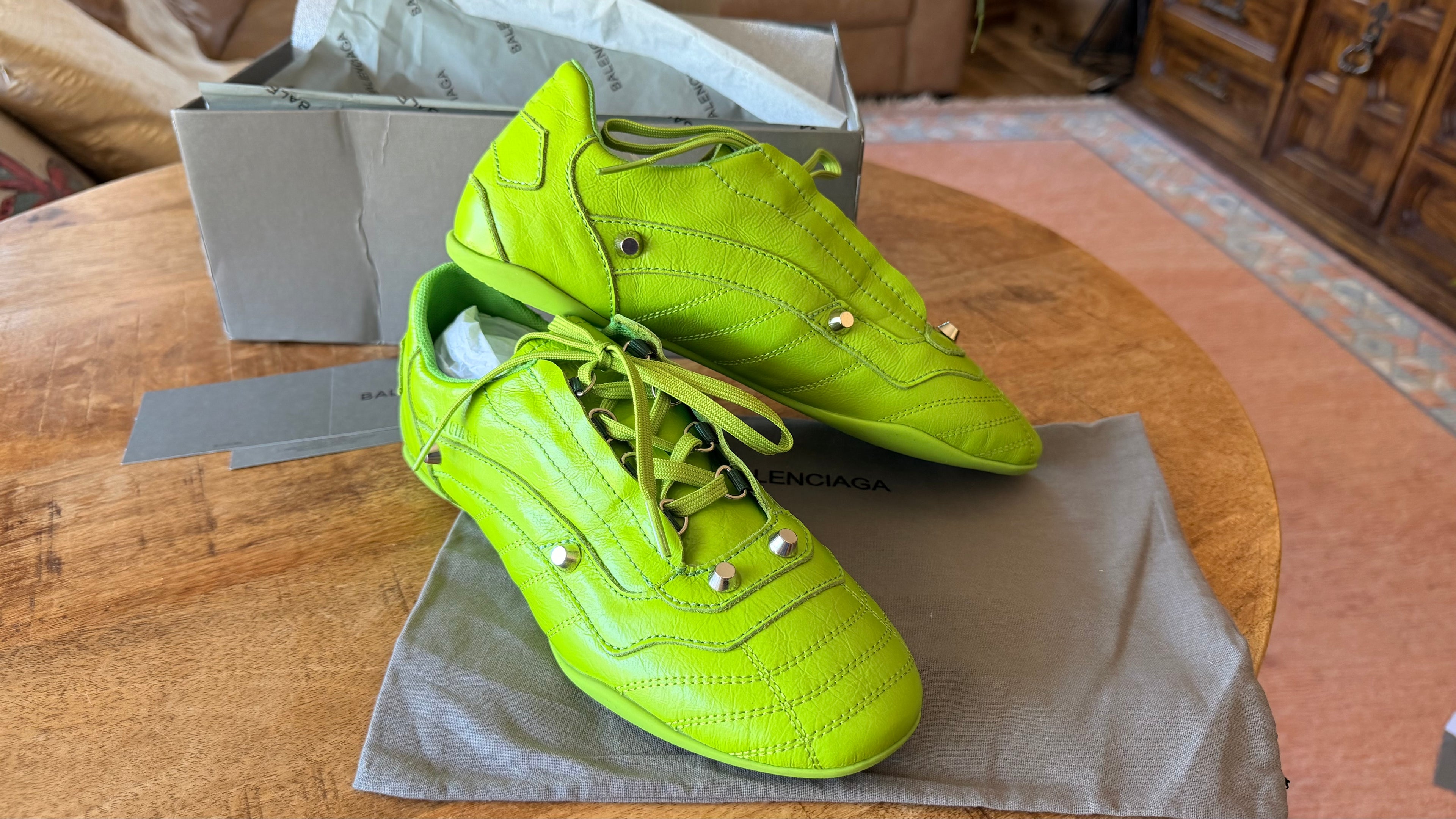 Balenciaga Sneakers Green Genuine Soft Leather EU 37,39
Women brand new