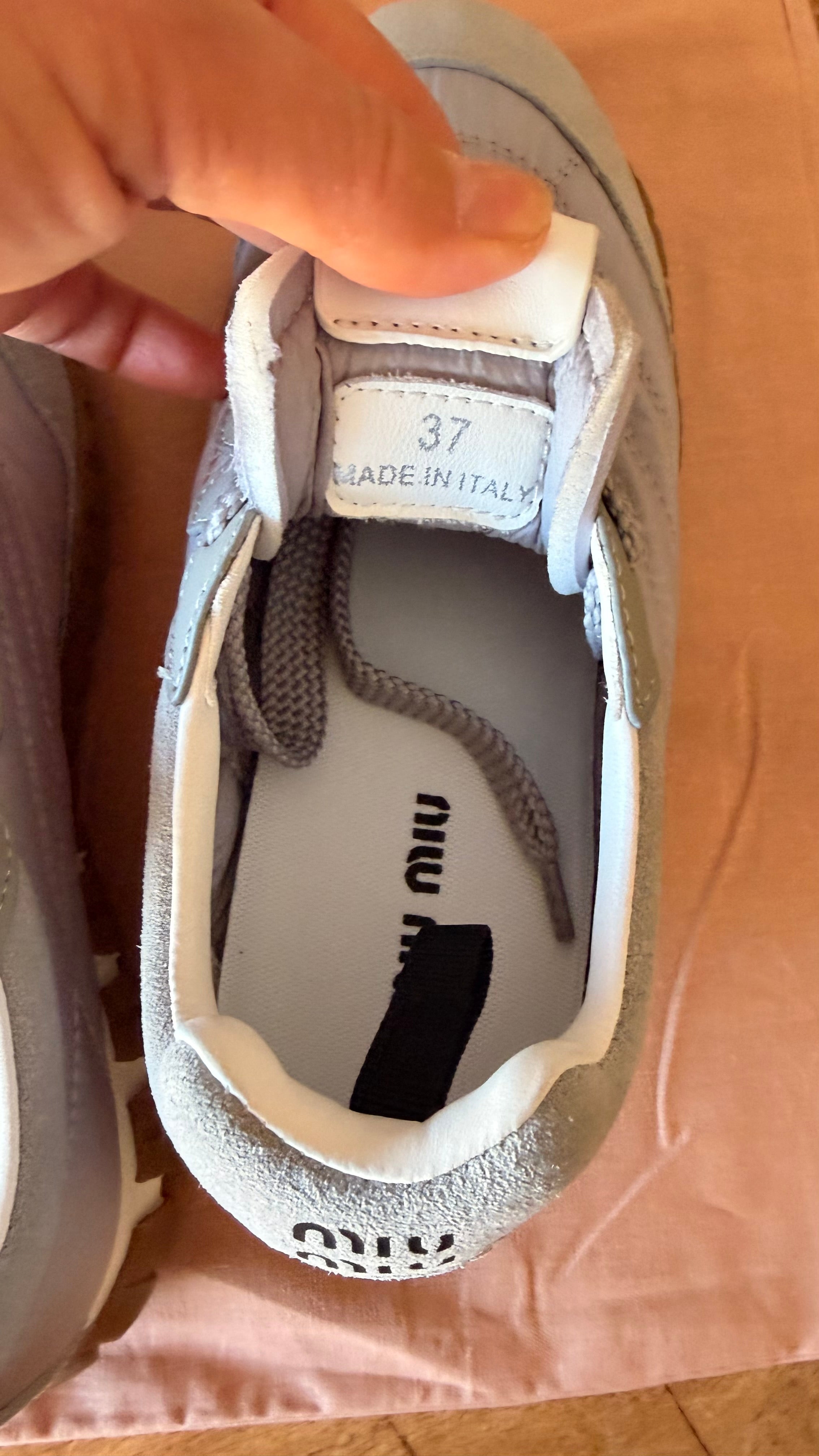 Miu Miu Quilted Grey Unisex Sneakers EU
37,39 Chunky Gum Sole