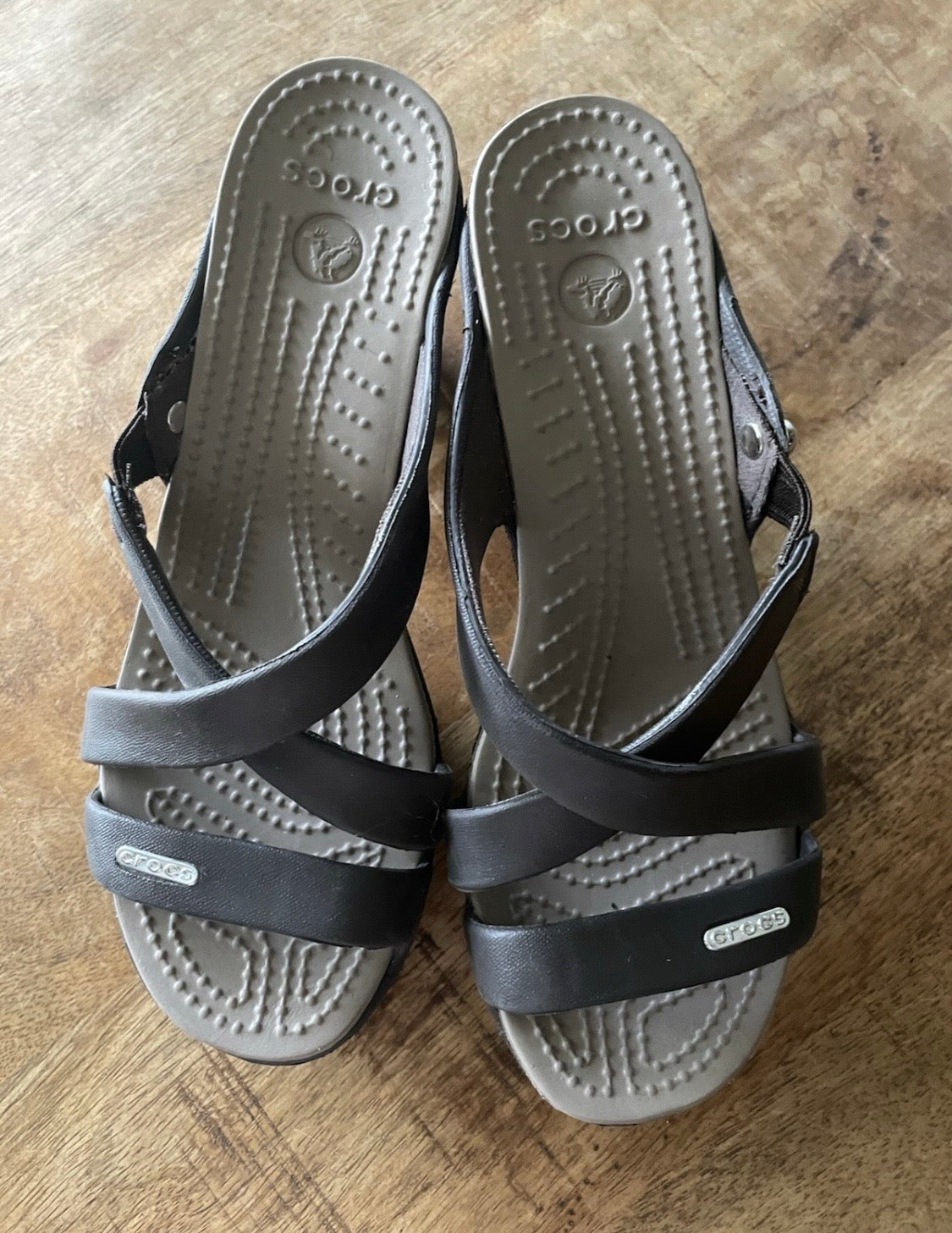 Crocs Grey Strappy Heels Sandals W5 Women's Size 5/6 Comfort Shoes