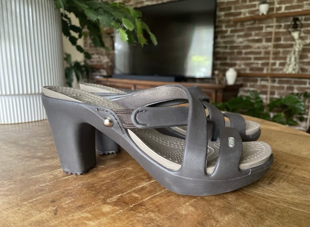 Crocs Grey Strappy Heels Sandals W5 Women's Size 5/6 Comfort Shoes