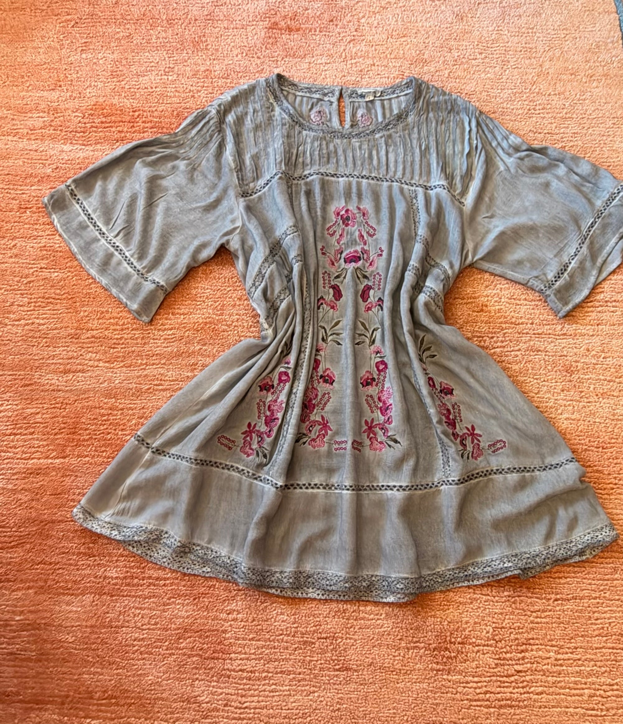 POL Embroidered Tunic Top Size L
Boho Sheer Mini Dress Rayon