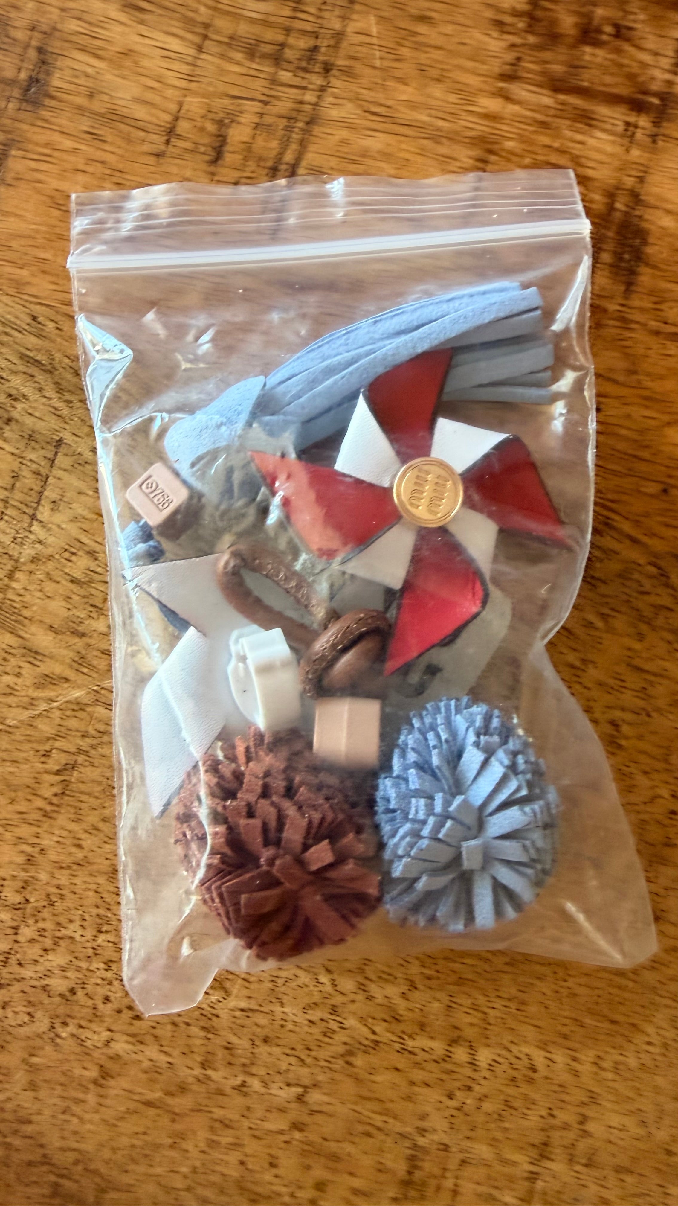 Miu Miu Quilted Grey Unisex Sneakers EU
37,39 Chunky Gum Sole