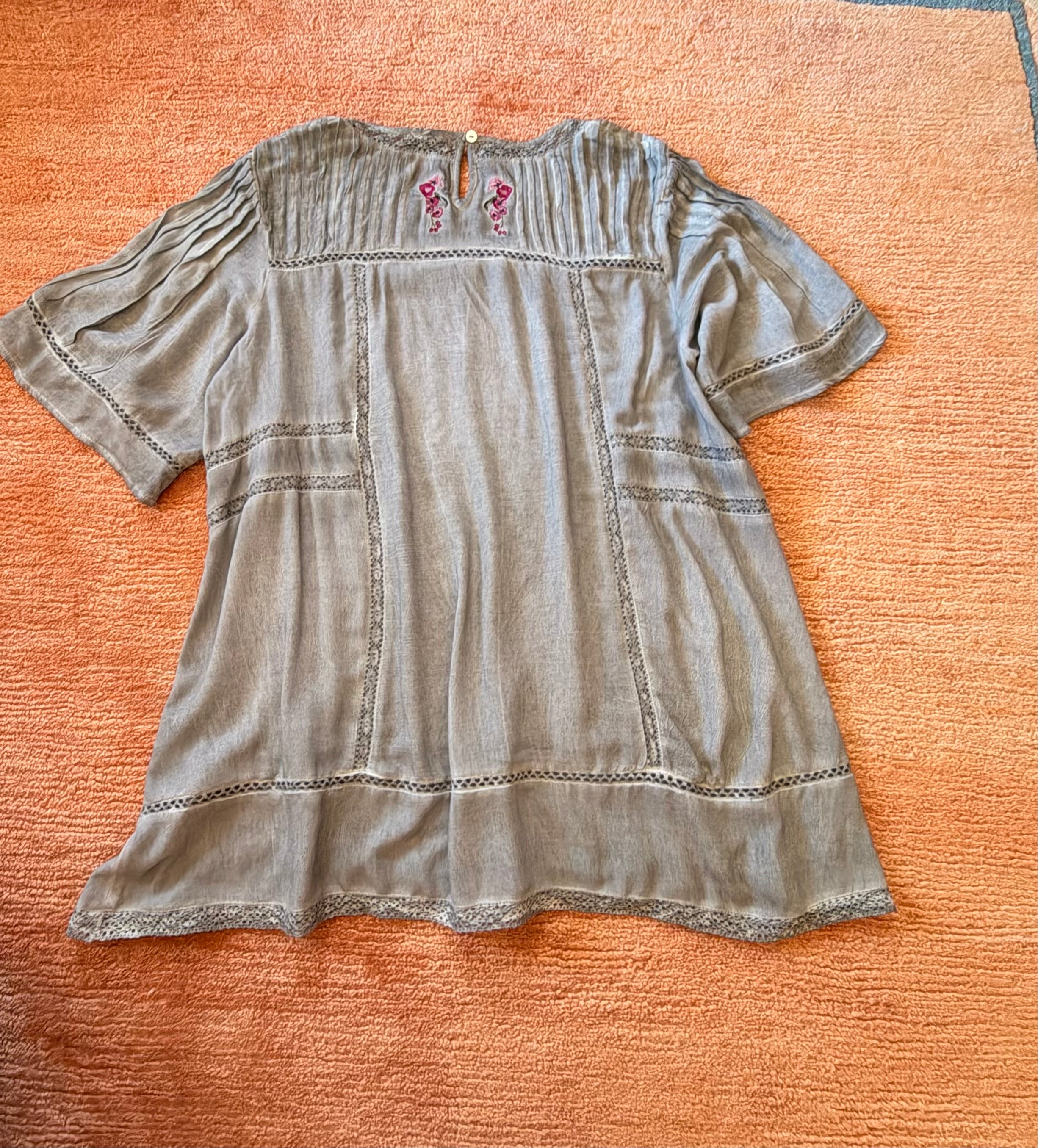 POL Embroidered Tunic Top Size L
Boho Sheer Mini Dress Rayon